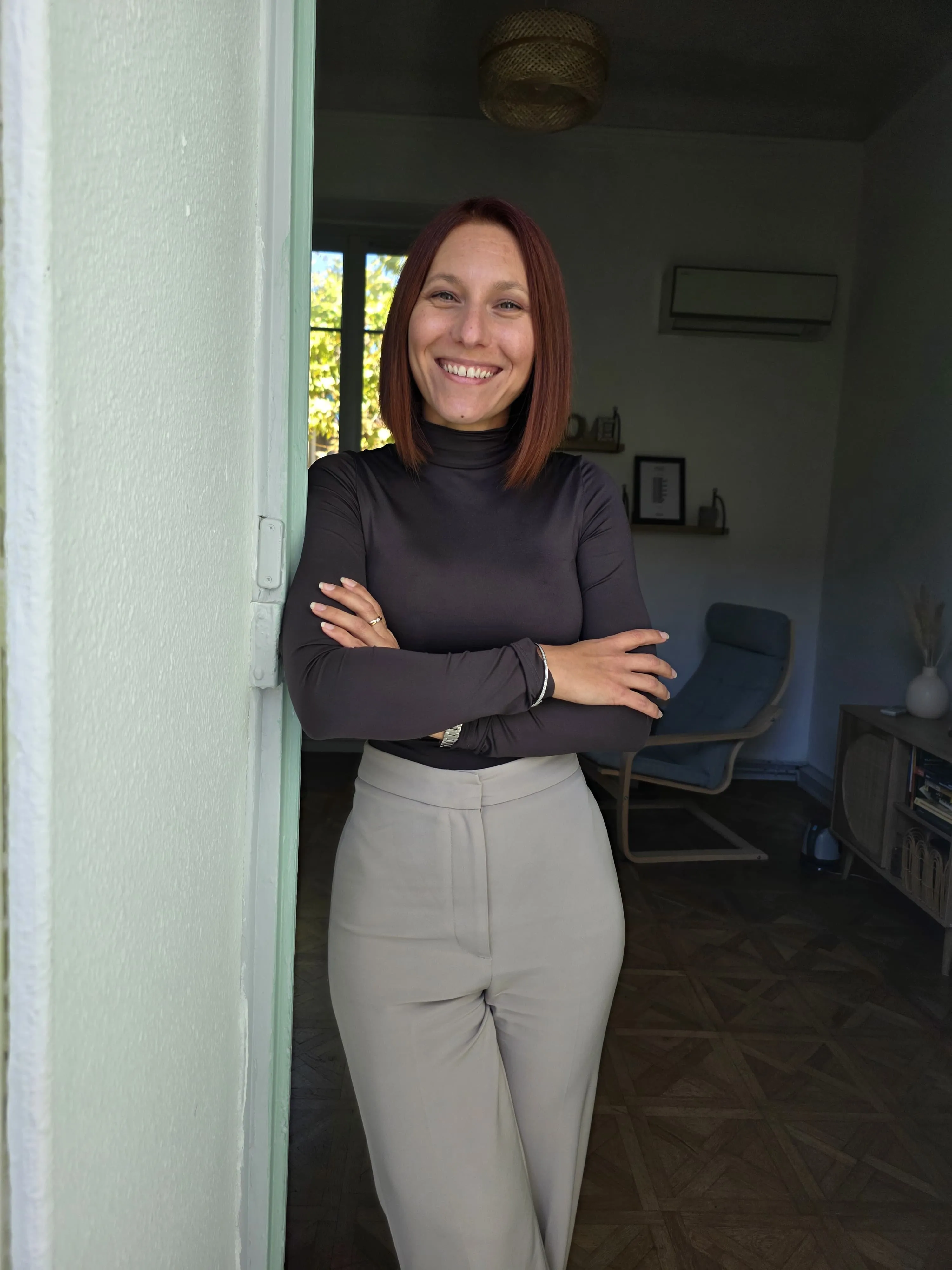 Virginie Braccini à l’entrée de son cabinet